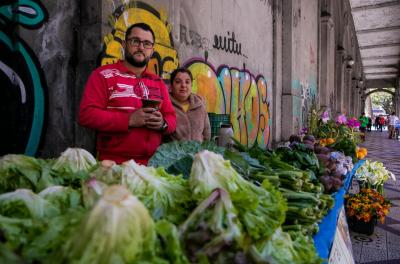 A segunda edição da feira de hortifrutigranjeiros cultivados na zona Rural de Porto Alegre, situada no Viaduto Otávio Rocha, no Centro Histórico, será realizada nesta sexta-feira, 14, das 6h30 às 16h30.
