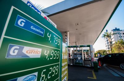 O Procon Porto Alegre realizou nesta segunda-feira, 17, um novo levantamento de preços da gasolina comum, etanol e diesel em 41 postos da Capital.