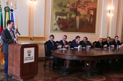 A prefeitura lançou nesta quarta-feira, 19, o edital de licitação do Bar 4 da Orla Moacyr Scliar