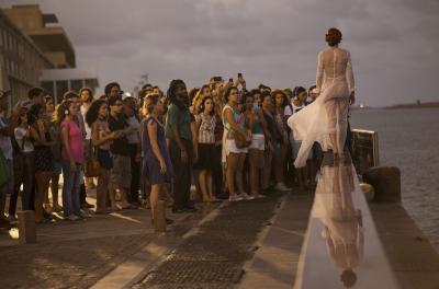 Representando as artes cênicas do Nordeste brasileiro, a programação do 25º Porto Alegre Em Cena destaca nesta sexta-feira, 21, a última apresentação da peça Pontilhados, vinda de Pernambuco, e a estreia de Nossos Mortos do estado do Ceará