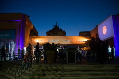 O encerramento do 25º Porto Alegre Em Cena acontece na noite deste domingo, a partir das 19h, no saguão do Centro Municipal de Cultura, Arte e Lazer Lupicínio Rodrigues (av. Erico Verissimo, 307), com o anúncio dos vencedores do 13º Prêmio Braskem.