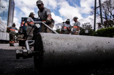 A Operação Tapa-Buracos da prefeitura executou serviços em pontos de 72 vias da Capital na última semana, de 17 a 21 de setembro.