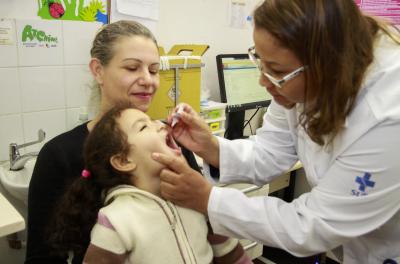 Capital vacina mais de 51 mil crianças contra pólio e sarampo