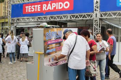 A doença tem tratamento e pode ser prevenida com o uso de preservativo