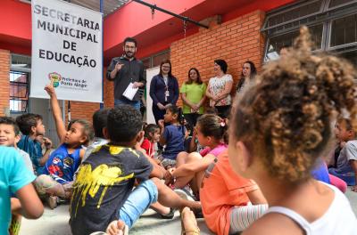 A revitalização de duas salas de berçário da Escola Municipal de Educação Infantil (Emei) da Vila Nova Restinga foi comemorada nesta terça-feira, 30.