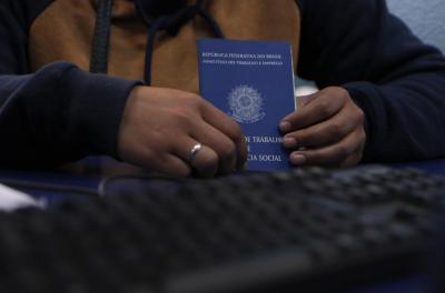 Na entrevista de cadastramento, conforme a vaga será solicitada a comprovação da qualificação exigida