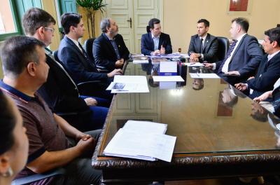 O prefeito Nelson Marchezan Júnior reuniu-se, no final da tarde desta terça-feira, 6, com representantes da diretoria da Associação dos Auditores Fiscais da Receita Municipal de Porto Alegre (Aiamu) e técnicos da Fazenda.
