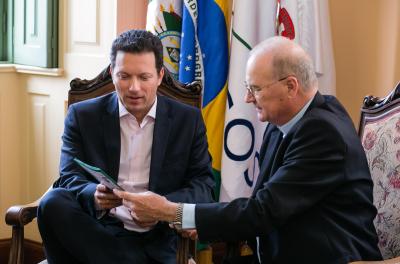 Marchezan recebe visita do arcebispo de Santa Maria