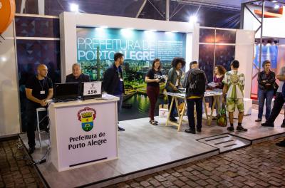Viva o Centro a Pé tem edição especial na Feira do Livro