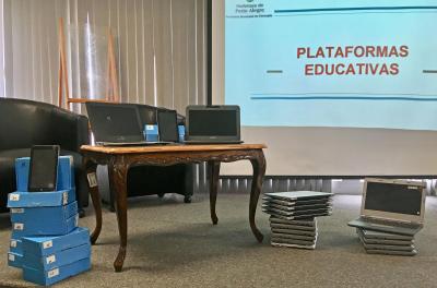 Escolas de ensino fundamental recebem tablets e chromebooks