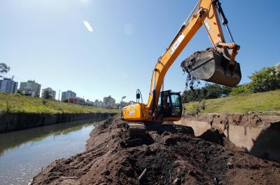 O material retirado do Arroio Dilúvio é formado basicamente por areia
