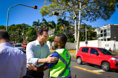 ​​​​​​​A Prefeitura de Porto Alegre, por meio da Secretaria Municipal de Infraestrutura e Mobilidade Urbana (Smim) e Empresa Pública de Transporte de Circulação (EPTC), anuncia a liberação do trecho e inÃcio da operação da primeira faixa reversÃvel automatizada da Capital e uma das primeiras do paÃs.