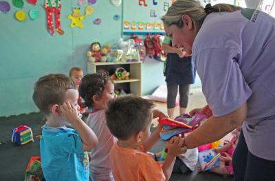 É permitido concorrer a vagas em uma escola da rede municipal de ensino e em até duas comunitárias