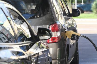 Os valores da gasolina comum variam de R$ 4,639 a R$ 4,899