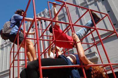 Grupo Experimental de Dança realiza circuito de intervenções