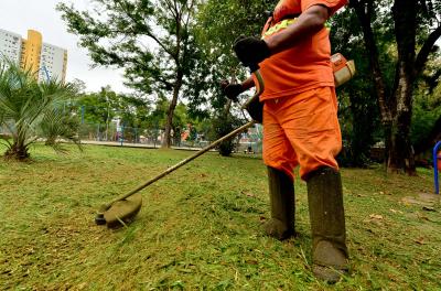 Prefeitura divulga programação de roçada e capina nesta terça
