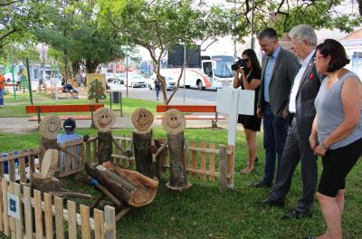 Prefeitura e Sindilojas implantam decoração de Natal sustentável