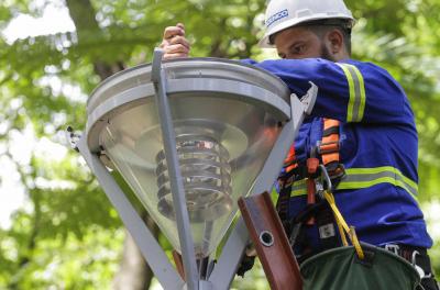 Equipes fazem manutenção em 125 pontos de iluminação nesta terça