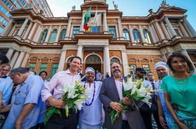 Lavagem das escadarias marca ritual de bênçãos à prefeitura