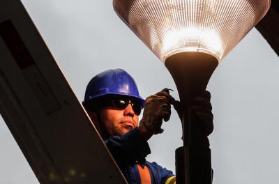 SMSUrb faz manutenção em 222 pontos de iluminação nesta terça
