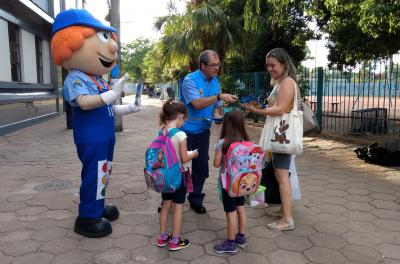 Operação Volta às Aulas: EPTC faz ação de segurança em escolas