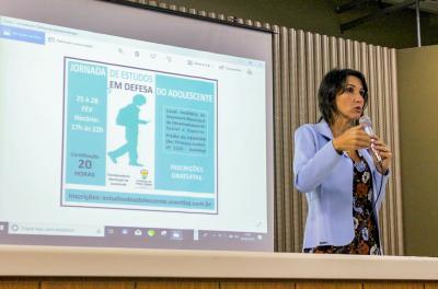 Jornada de estudos discute adolescência e fatores sociais
