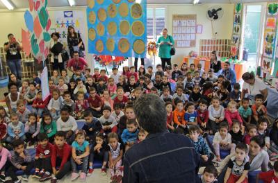 Emei Ilha da Pintada recebeu o escritor Ricardo Silvestrin 