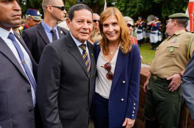 Hamilton Mourão e Mônica Leal
