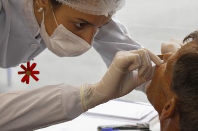 Campanha contra o câncer bucal leva exames ao Largo Glênio Peres