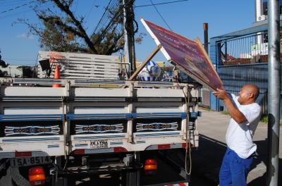 Ação de combate à poluição visual é realizada na Protásio Alves