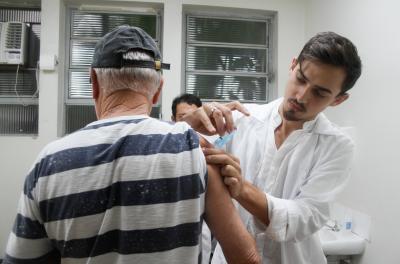 Porto Alegre abre vacinação contra gripe para população em geral