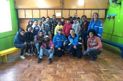 EPTC faz ação educativa com jovens na Restinga