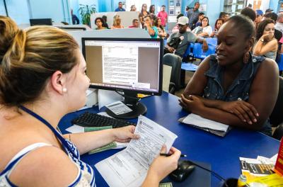Sine Municipal oferece 142 vagas de emprego nesta segunda-feira