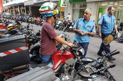 EPTC faz ação educativa em revenda de motos neste sábado