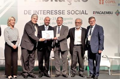 Demhab recebe Selo Nacional por projeto de habitação social