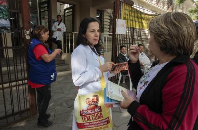 Ações qualificam acesso a tratamento da tuberculose na Capital