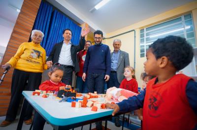 Prefeitura entrega nova escola comunitária no Belém Novo