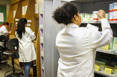 Farmácia Distrital Restinga fecha para capacitação nesta quinta