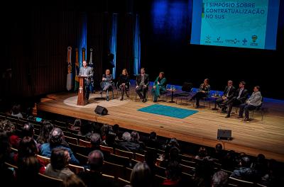 Simpósio aborda leis e modelos de contratualização na saúde