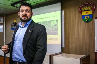 População beneficiada conhece projeto de faixas só para ônibus