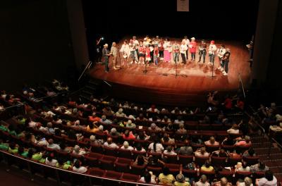 Mostra de Talentos da Fasc reúne idosos no Teatro do Ciee