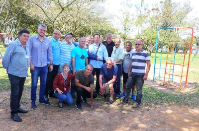 Praça no Parque Santa Fé é revitalizada