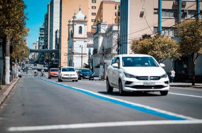 EPTC promove ações educativas em faixas exclusivas