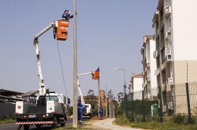 Equipes fazem manutenção em 270 pontos de iluminação nesta terça