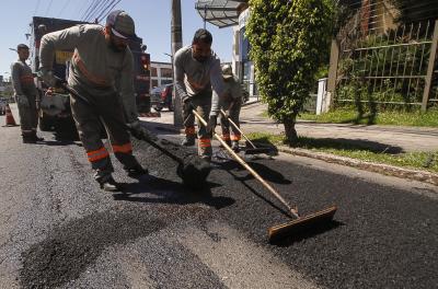 Operação Tapa-Buracos atende 33 vias em uma semana