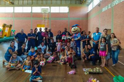 EPTC realiza ação de Natal para crianças do Casa Lar no Calábria