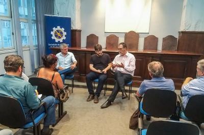 Prefeitura avalia condições da Rua 24 horas junto a comerciantes
