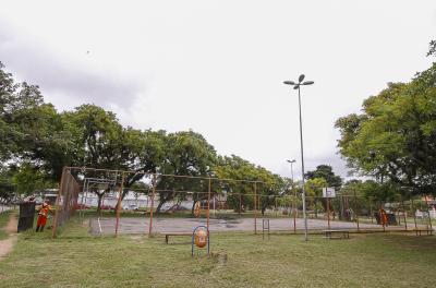 Equipes realizam serviços em 27 praças nesta quarta-feira