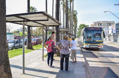 Contribuições para os abrigos de ônibus seguem até sexta-feira