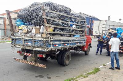 Blitz tira das ruas veículos de coleta clandestina de resíduos